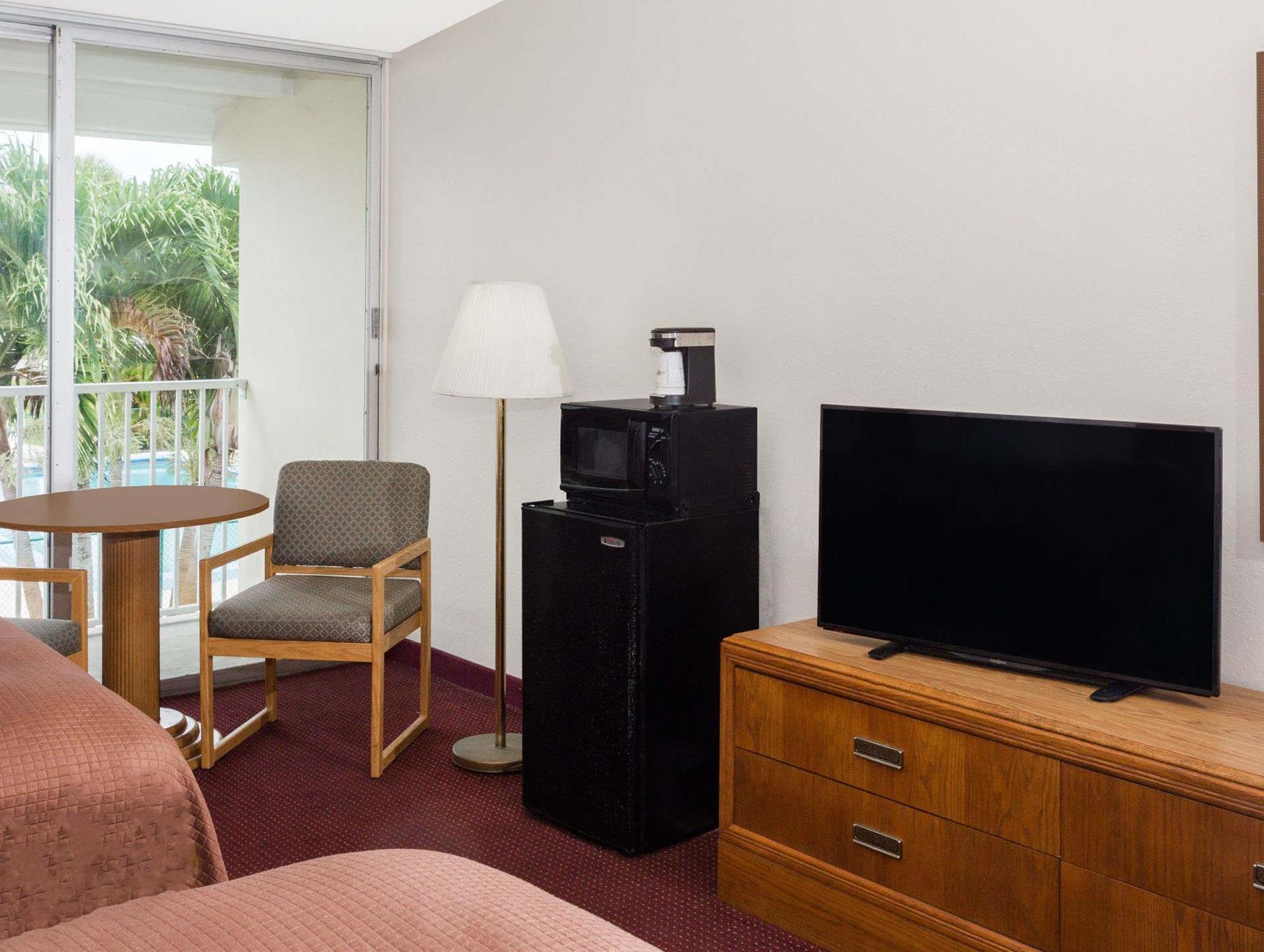 Howard Johnson By Wyndham Vero Beach / Downtown Zewnętrze zdjęcie